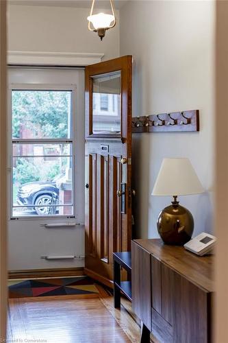 40 Gladstone Avenue, Hamilton, ON - Indoor Photo Showing Other Room