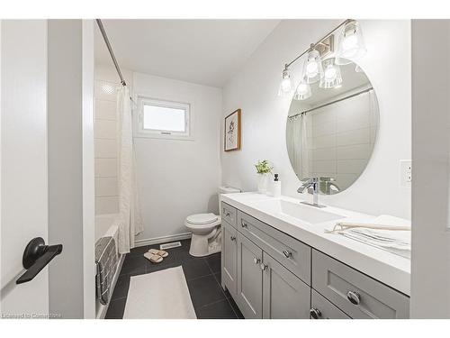 75 Graystone Drive, Hamilton, ON - Indoor Photo Showing Bathroom