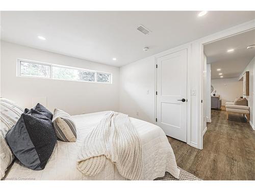 75 Graystone Drive, Hamilton, ON - Indoor Photo Showing Bedroom