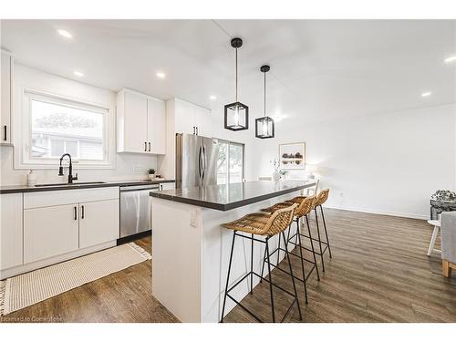 75 Graystone Drive, Hamilton, ON - Indoor Photo Showing Kitchen With Upgraded Kitchen