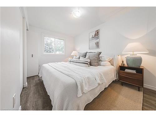 75 Graystone Drive, Hamilton, ON - Indoor Photo Showing Bedroom