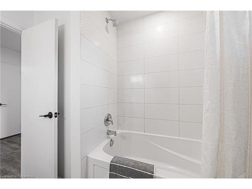 75 Graystone Drive, Hamilton, ON - Indoor Photo Showing Bathroom