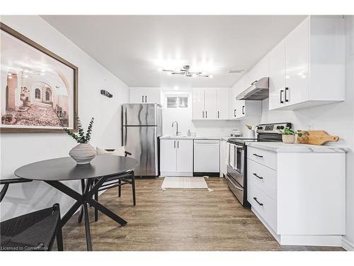 75 Graystone Drive, Hamilton, ON - Indoor Photo Showing Kitchen