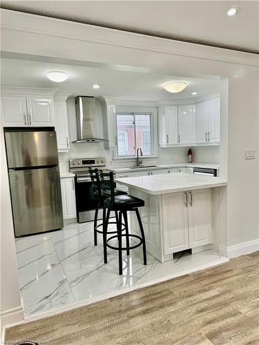 614 Fennel Avenue, Hamilton, ON - Indoor Photo Showing Kitchen