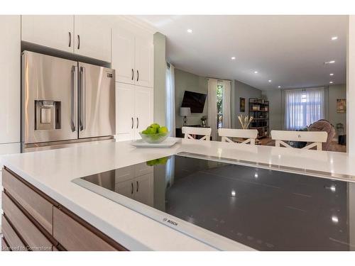 47 Mountain Avenue, Hamilton, ON - Indoor Photo Showing Kitchen With Upgraded Kitchen