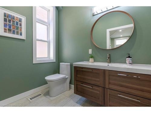 47 Mountain Avenue, Hamilton, ON - Indoor Photo Showing Bathroom