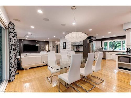 383 Oriole Court, Burlington, ON - Indoor Photo Showing Dining Room