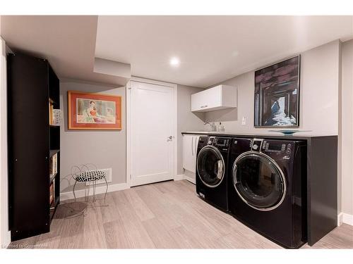 383 Oriole Court, Burlington, ON - Indoor Photo Showing Laundry Room