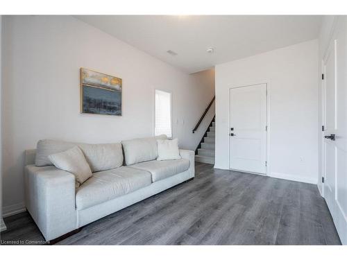 35-61 Soho Street, Hamilton, ON - Indoor Photo Showing Living Room