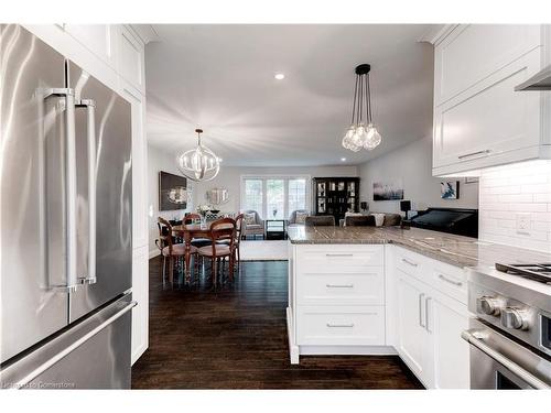 608 Lorne Street, Burlington, ON - Indoor Photo Showing Kitchen With Upgraded Kitchen