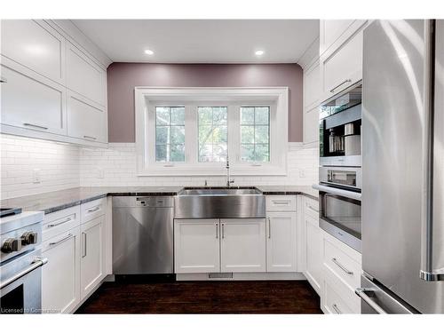 608 Lorne Street, Burlington, ON - Indoor Photo Showing Kitchen With Upgraded Kitchen