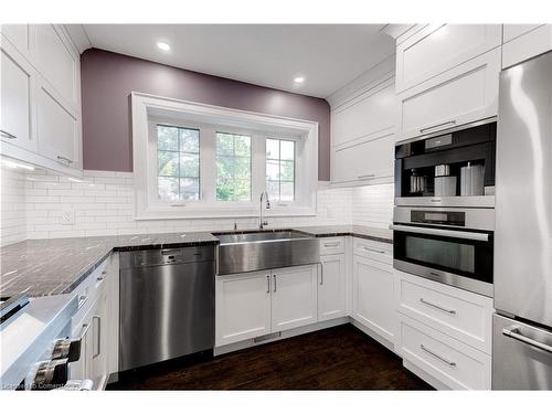 608 Lorne Street, Burlington, ON - Indoor Photo Showing Kitchen With Upgraded Kitchen