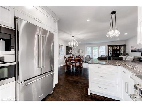 608 Lorne Street, Burlington, ON - Indoor Photo Showing Kitchen With Upgraded Kitchen