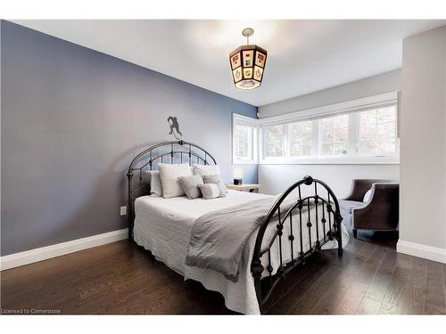 608 Lorne Street, Burlington, ON - Indoor Photo Showing Bedroom