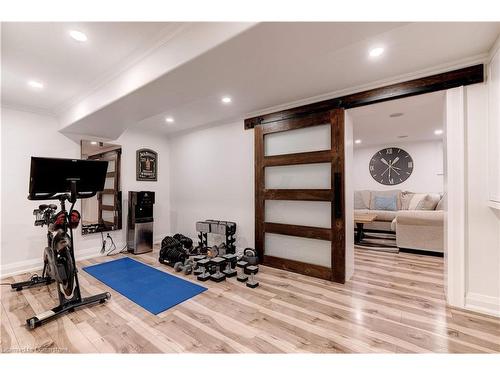 608 Lorne Street, Burlington, ON - Indoor Photo Showing Gym Room