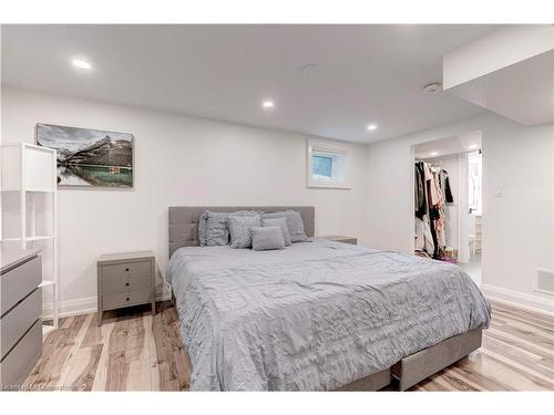 608 Lorne Street, Burlington, ON - Indoor Photo Showing Bedroom