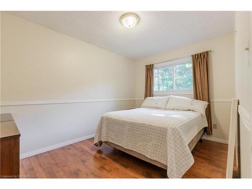 294 Parkside Drive, Hamilton, ON - Indoor Photo Showing Bedroom