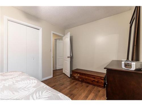 294 Parkside Drive, Hamilton, ON - Indoor Photo Showing Bedroom