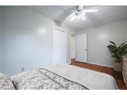 294 Parkside Drive, Hamilton, ON - Indoor Photo Showing Bedroom