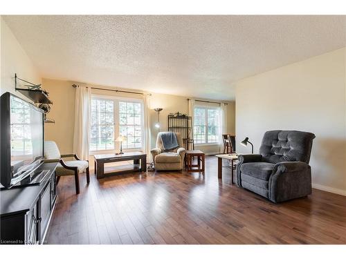 294 Parkside Drive, Hamilton, ON - Indoor Photo Showing Living Room