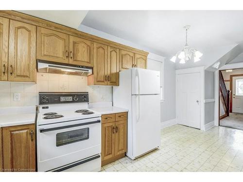 113 Kensington Avenue N, Hamilton, ON - Indoor Photo Showing Kitchen