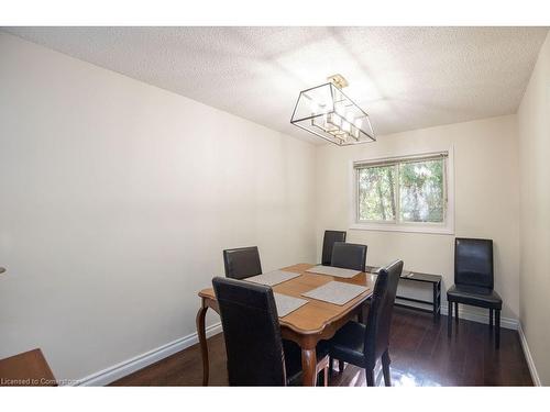 2090 Linmouth Terrace, Burlington, ON - Indoor Photo Showing Dining Room