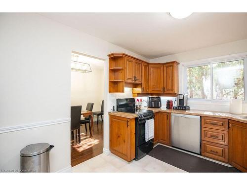 2090 Linmouth Terrace, Burlington, ON - Indoor Photo Showing Kitchen