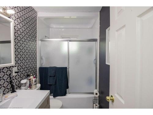 2090 Linmouth Terrace, Burlington, ON - Indoor Photo Showing Bathroom