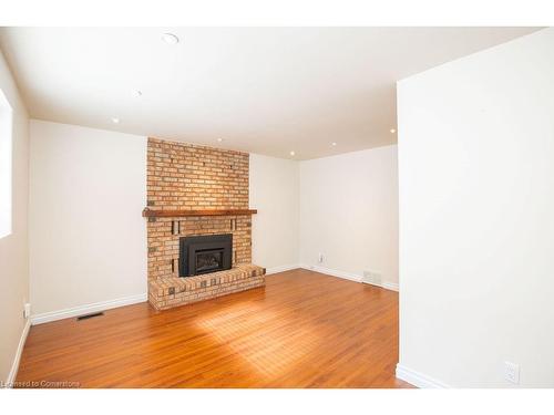 2090 Linmouth Terrace, Burlington, ON - Indoor Photo Showing Living Room With Fireplace