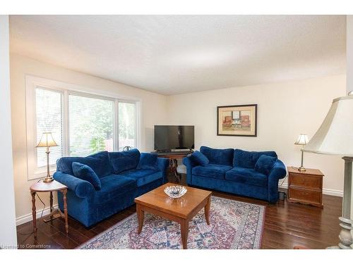 2090 Linmouth Terrace, Burlington, ON - Indoor Photo Showing Living Room