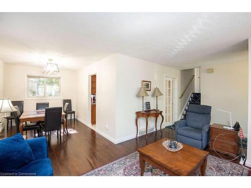 2090 Linmouth Terrace, Burlington, ON - Indoor Photo Showing Living Room