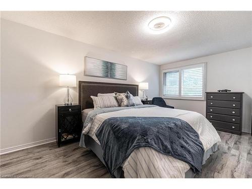 270 Rowntree Drive, Hamilton, ON - Indoor Photo Showing Bedroom