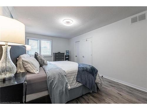 270 Rowntree Drive, Hamilton, ON - Indoor Photo Showing Bedroom