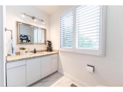 270 Rowntree Drive, Hamilton, ON - Indoor Photo Showing Bathroom