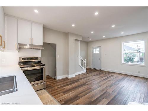 1038 Cannon Street E, Hamilton, ON - Indoor Photo Showing Kitchen