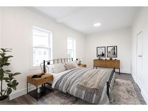 1038 Cannon Street E, Hamilton, ON - Indoor Photo Showing Bedroom