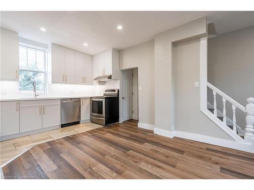 1038 Cannon Street E, Hamilton, ON - Indoor Photo Showing Kitchen