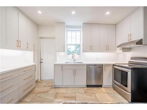 1038 Cannon Street E, Hamilton, ON - Indoor Photo Showing Kitchen