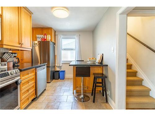 239 East 22Nd Street, Hamilton, ON - Indoor Photo Showing Kitchen