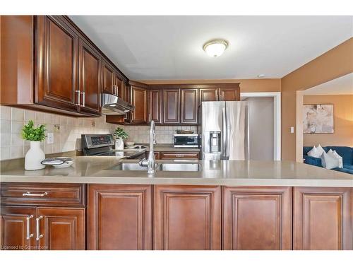 112 Stone Church Road W, Hamilton, ON - Indoor Photo Showing Kitchen