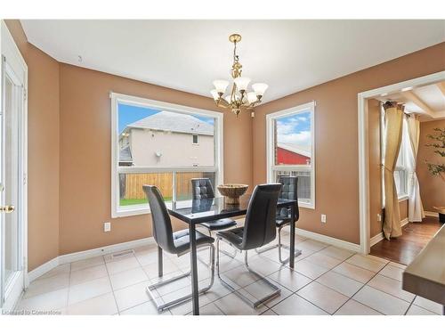 112 Stone Church Road W, Hamilton, ON - Indoor Photo Showing Dining Room