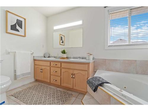 112 Stone Church Road W, Hamilton, ON - Indoor Photo Showing Bathroom