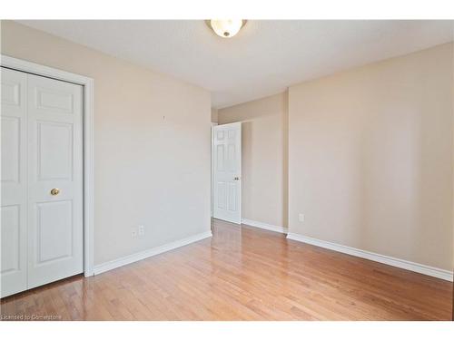 112 Stone Church Road W, Hamilton, ON - Indoor Photo Showing Other Room