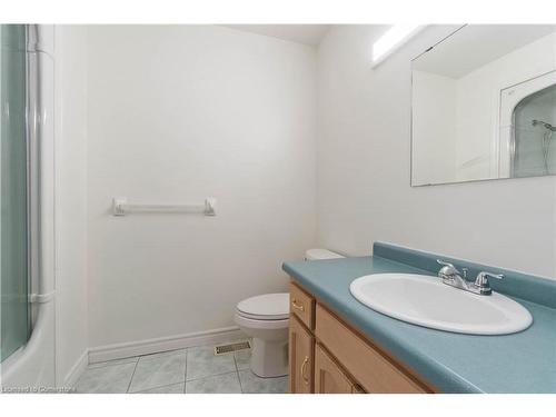 112 Stone Church Road W, Hamilton, ON - Indoor Photo Showing Bathroom