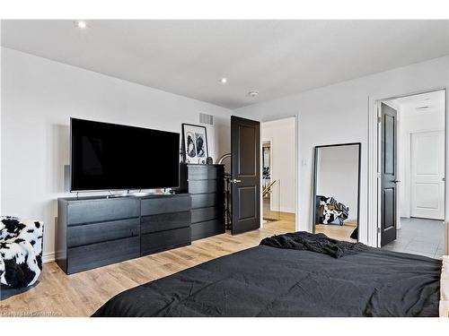 4069 Brock Street, Beamsville, ON - Indoor Photo Showing Bedroom