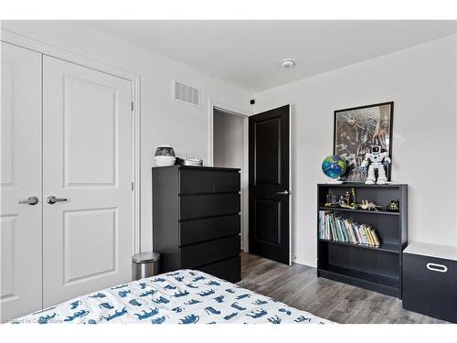 4069 Brock Street, Beamsville, ON - Indoor Photo Showing Bedroom