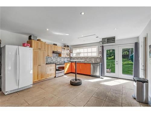 8 Confederation Street, Halton Hills, ON - Indoor Photo Showing Kitchen