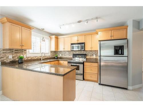 504 Geranium Lane, Burlington, ON - Indoor Photo Showing Kitchen