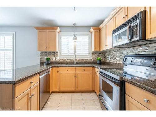 504 Geranium Lane, Burlington, ON - Indoor Photo Showing Kitchen