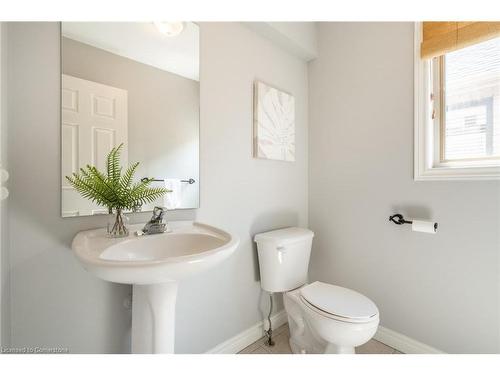 504 Geranium Lane, Burlington, ON - Indoor Photo Showing Bathroom